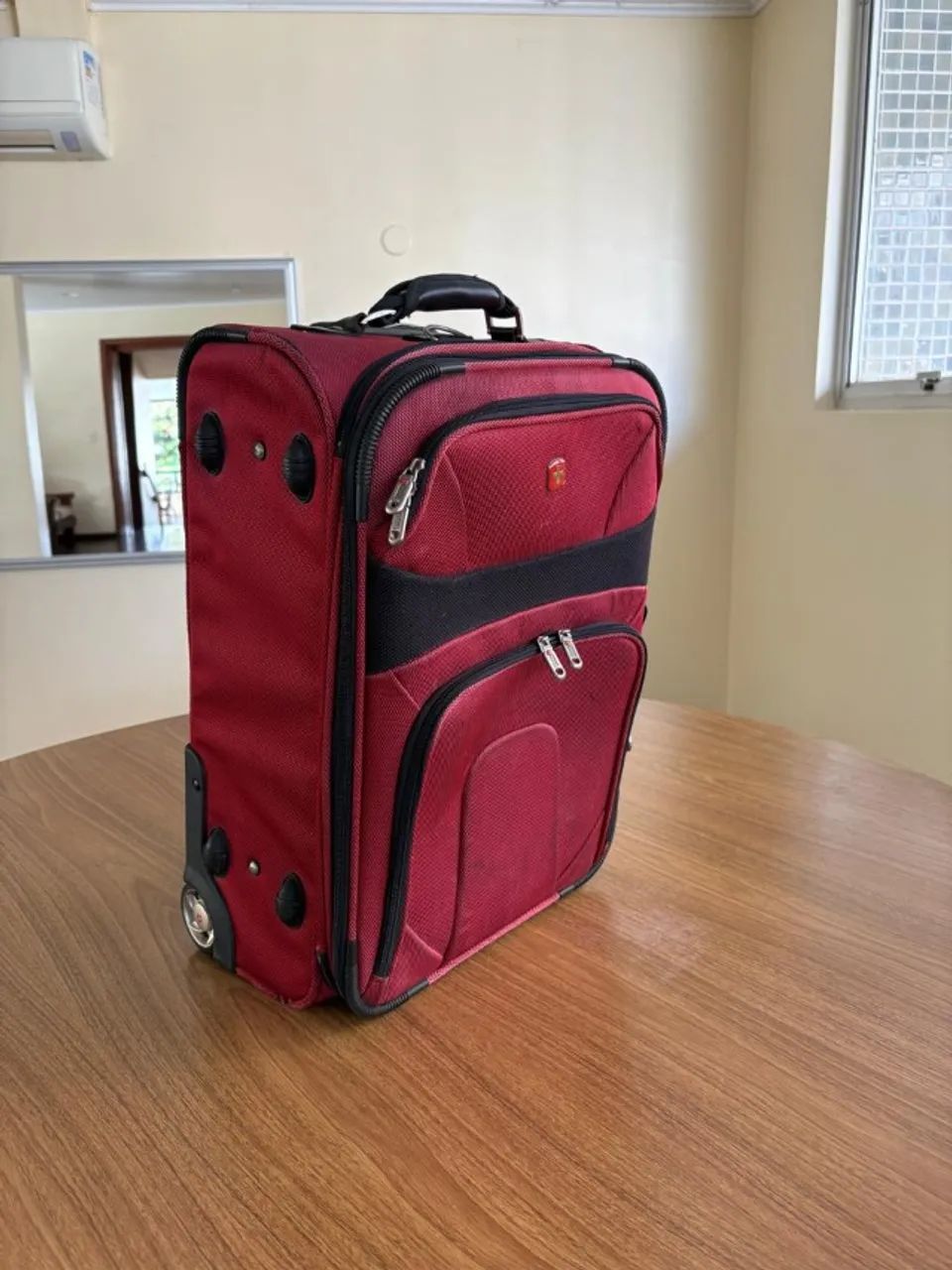Mala de viagem, marca Wenger, vermelha. - Bolsas, malas e mochilas