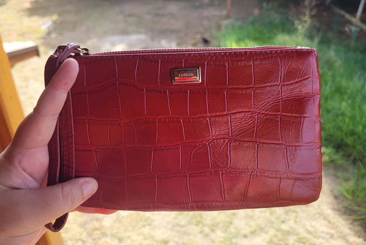 Bolsa Clutch Corello Vermelha Couro Croco Original - Elegante e Versátil - Foto 4