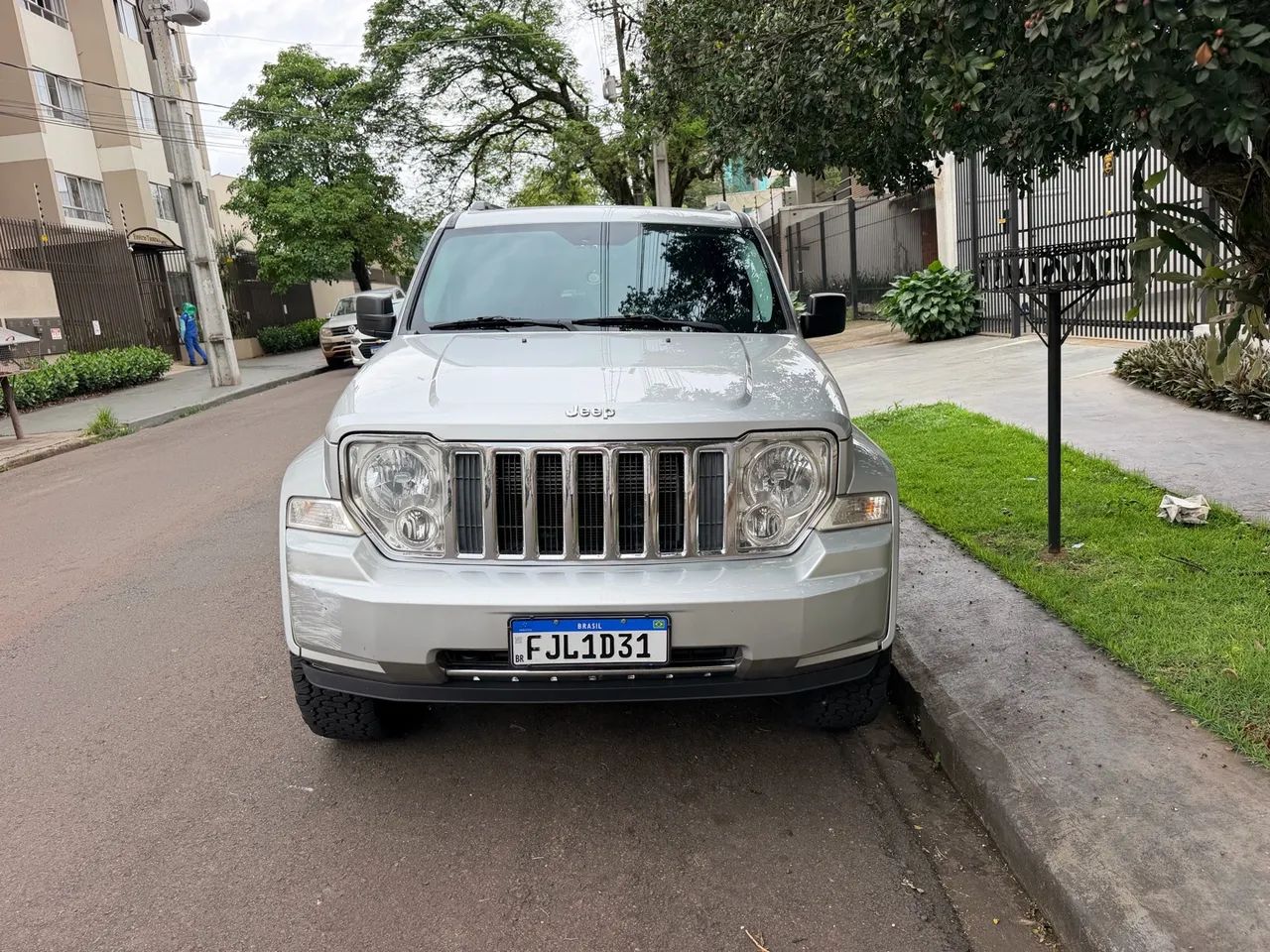 Jeep Cherokee Cherokee Limited 3.7 4x4 V6 12V Aut. 2012