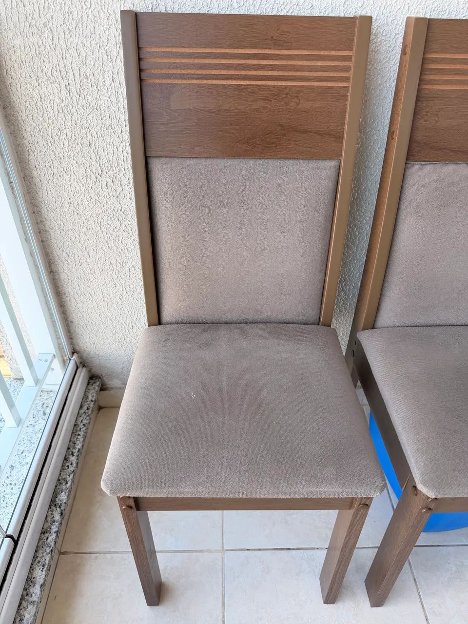 Duas cadeiras de jantar - 80 reais - Foto 2