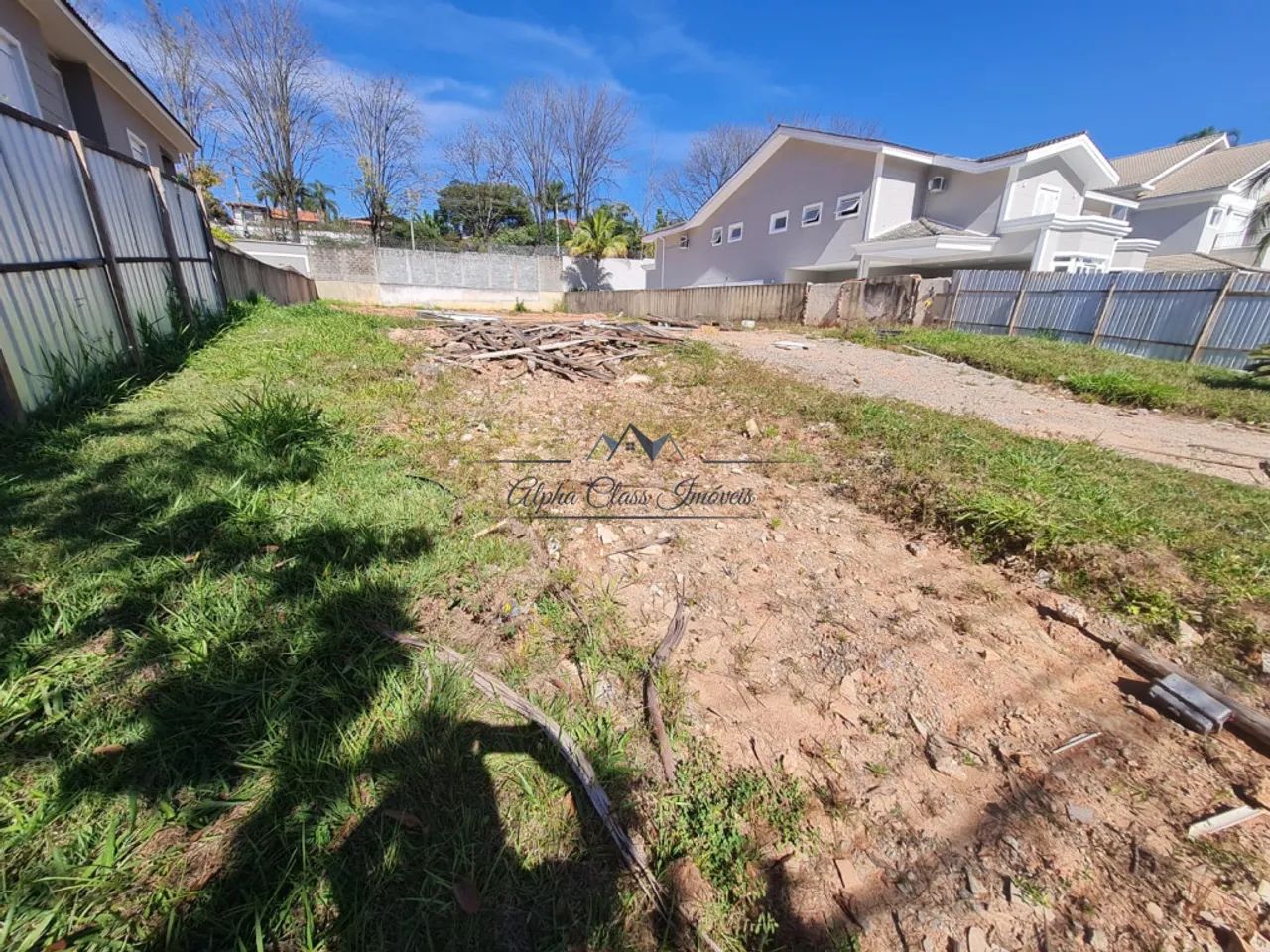 Vendo lote no Tamboré 3