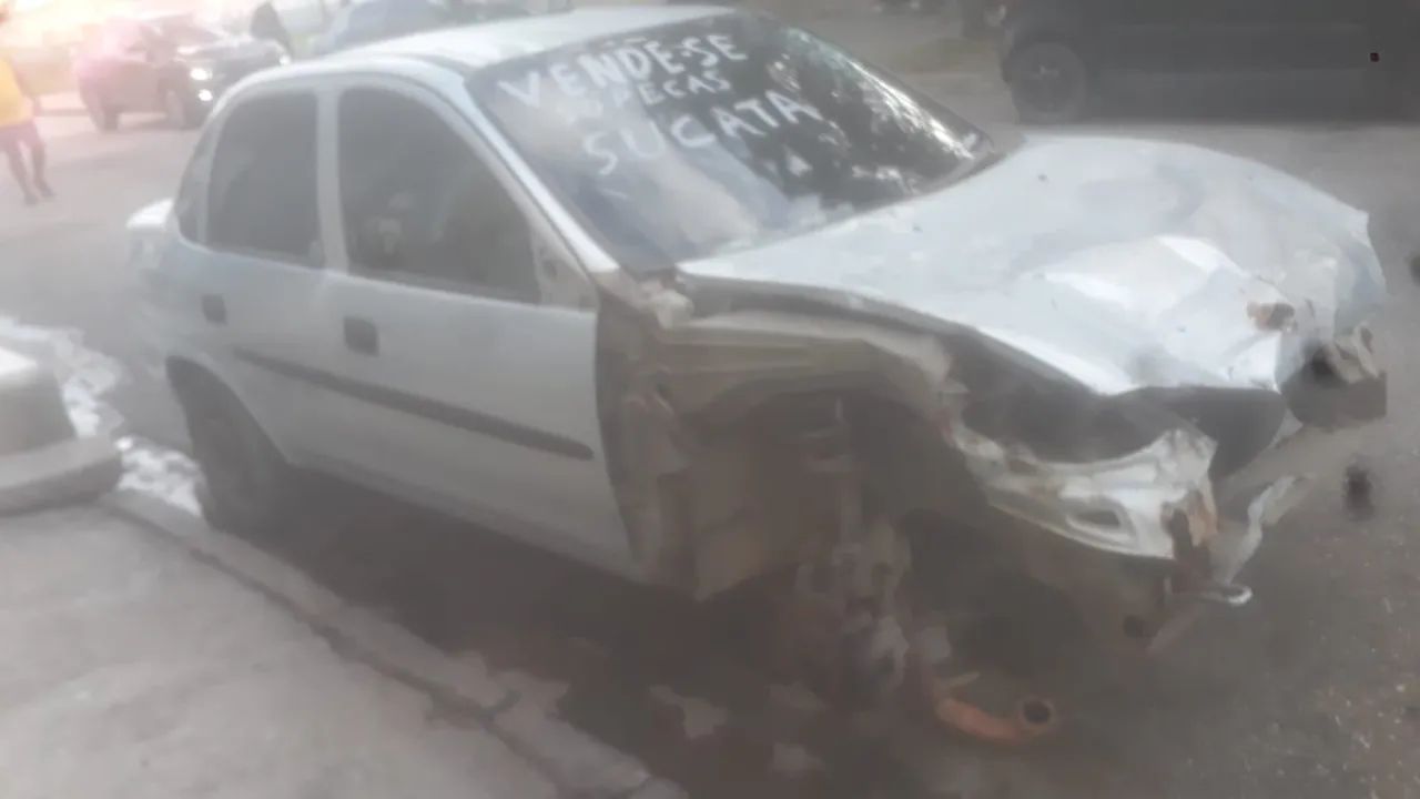 Corsa para retirada de peças  - Foto 2