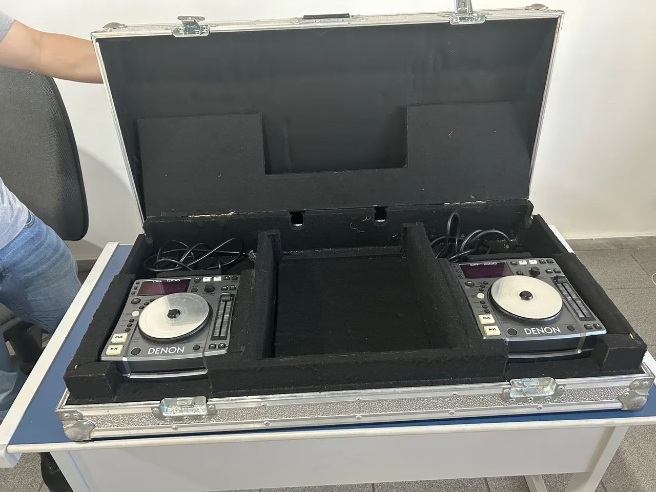 Vendo Case + 2 Pick up de DJ