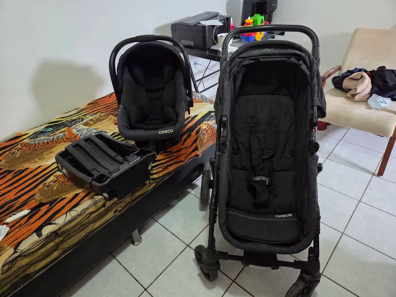3 em 1 - carrinho, bebe conforto e base fixadora
