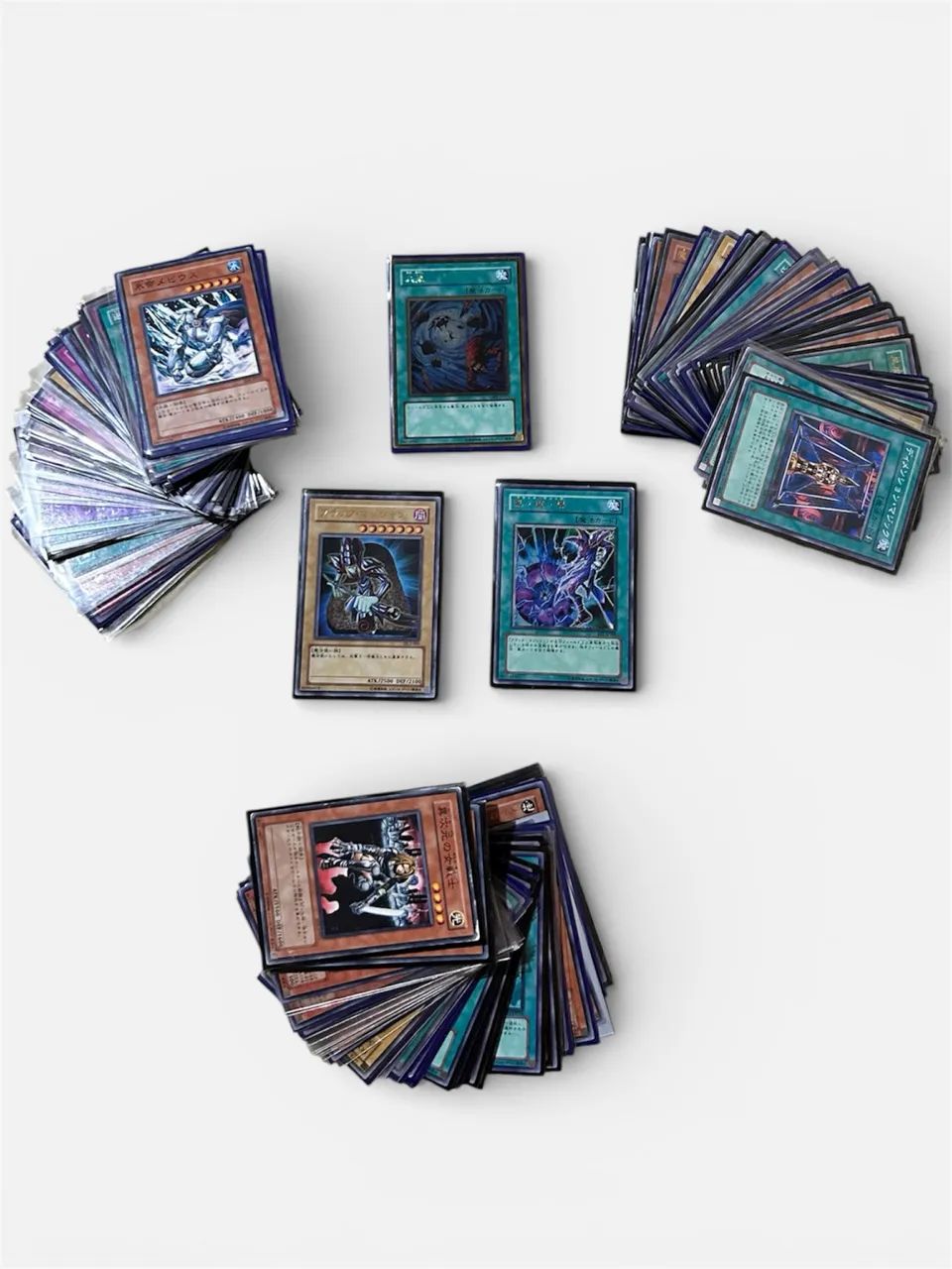 Lote com 132 Cartas de Yu-Gi-Oh! 