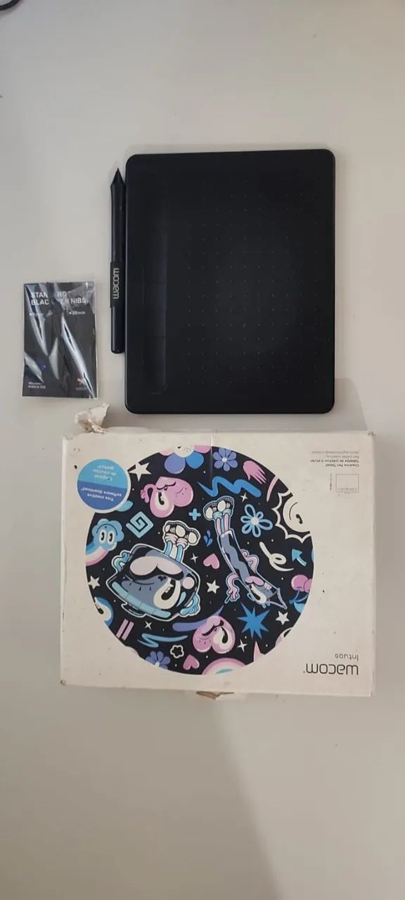 Mesa Digitalizadora Wacom Intuos CTL4100, Pequena, 4", Preto