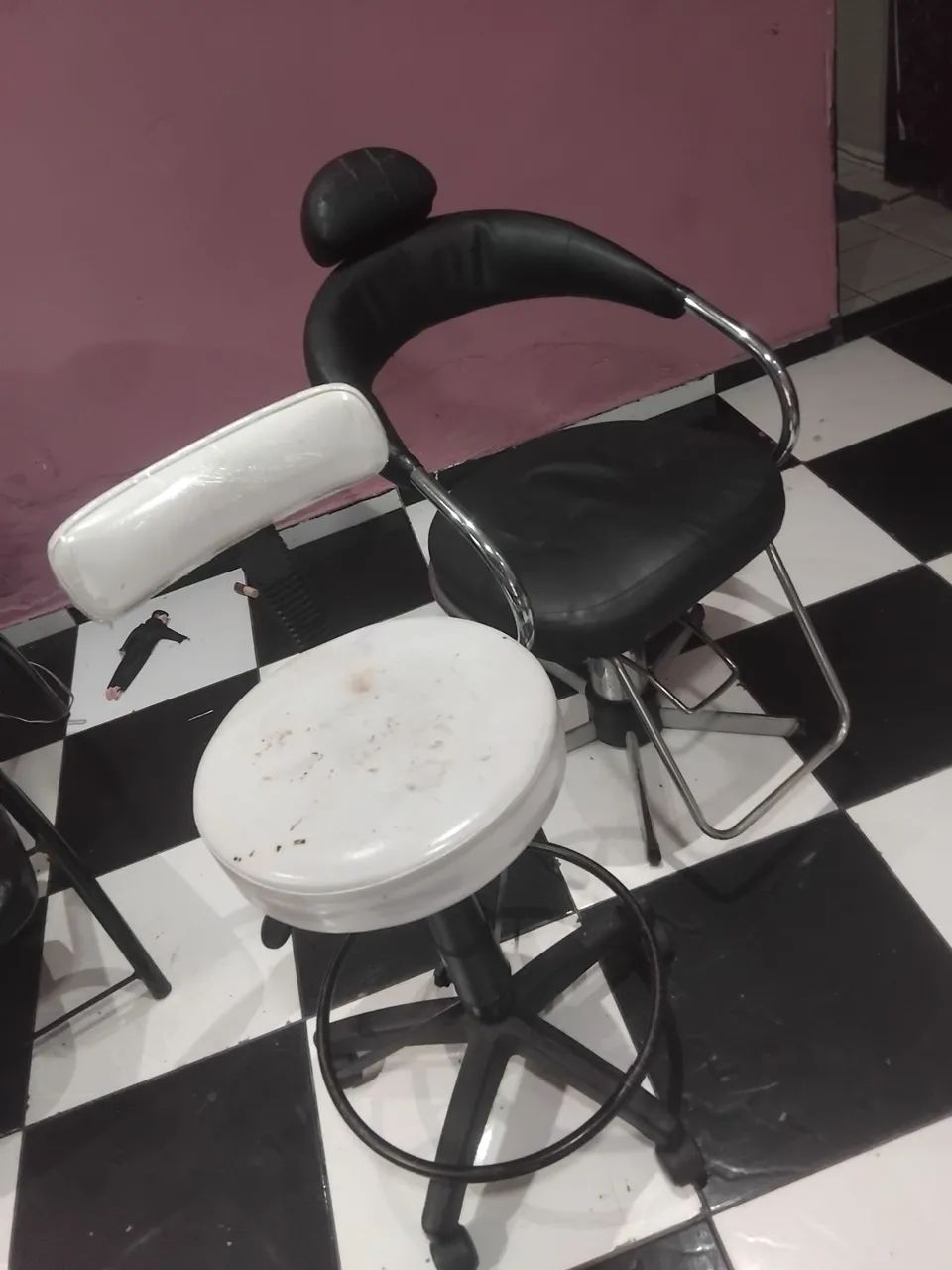 Cadeiras de cabeleireiro e de lesh