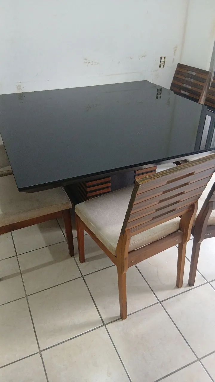 Vendo mesa com 06 cadeiras  - Foto 4