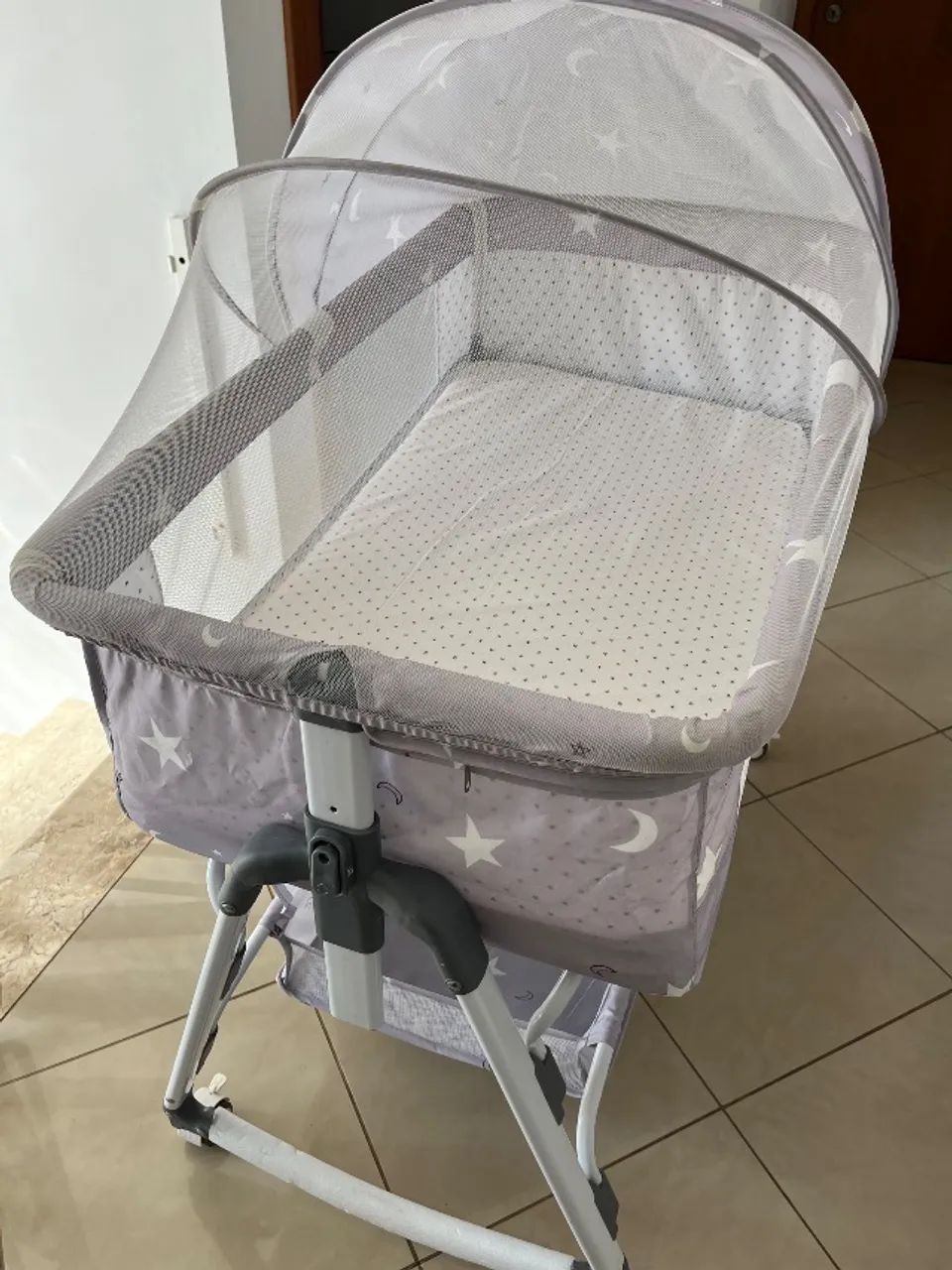 Berço Portátil Ajustável Cinza Opapro - 0 A 2 Anos