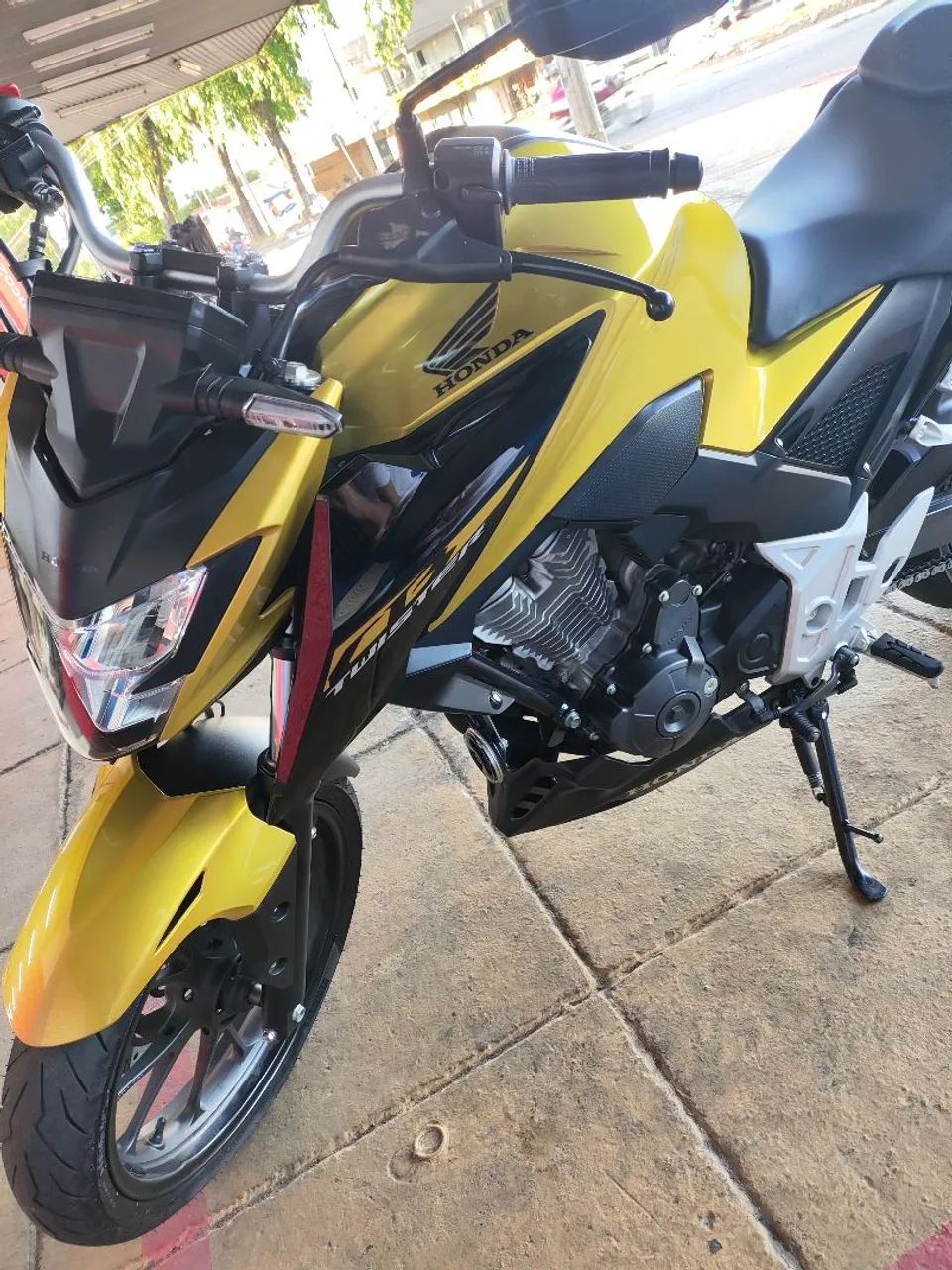 CB300F - Foto 3