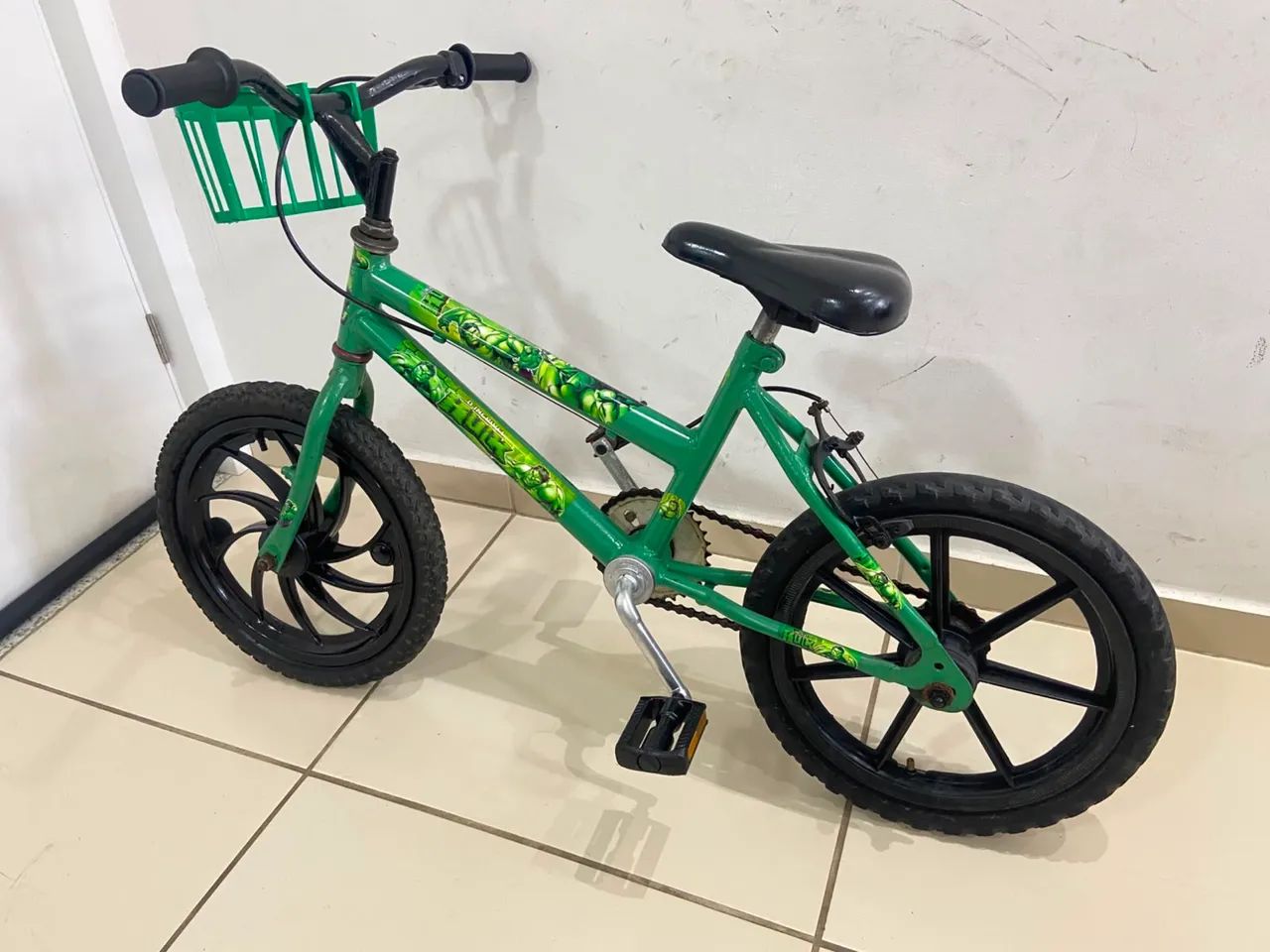 Bicicleta Infantil aro 16 do Hulk  - Foto 4