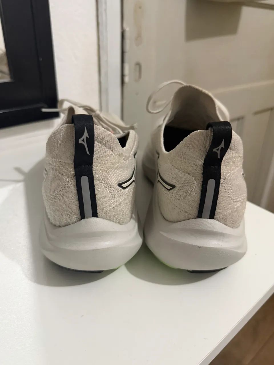 Tênis de Corrida Mizuno Oracle 38 Bege - Foto 4