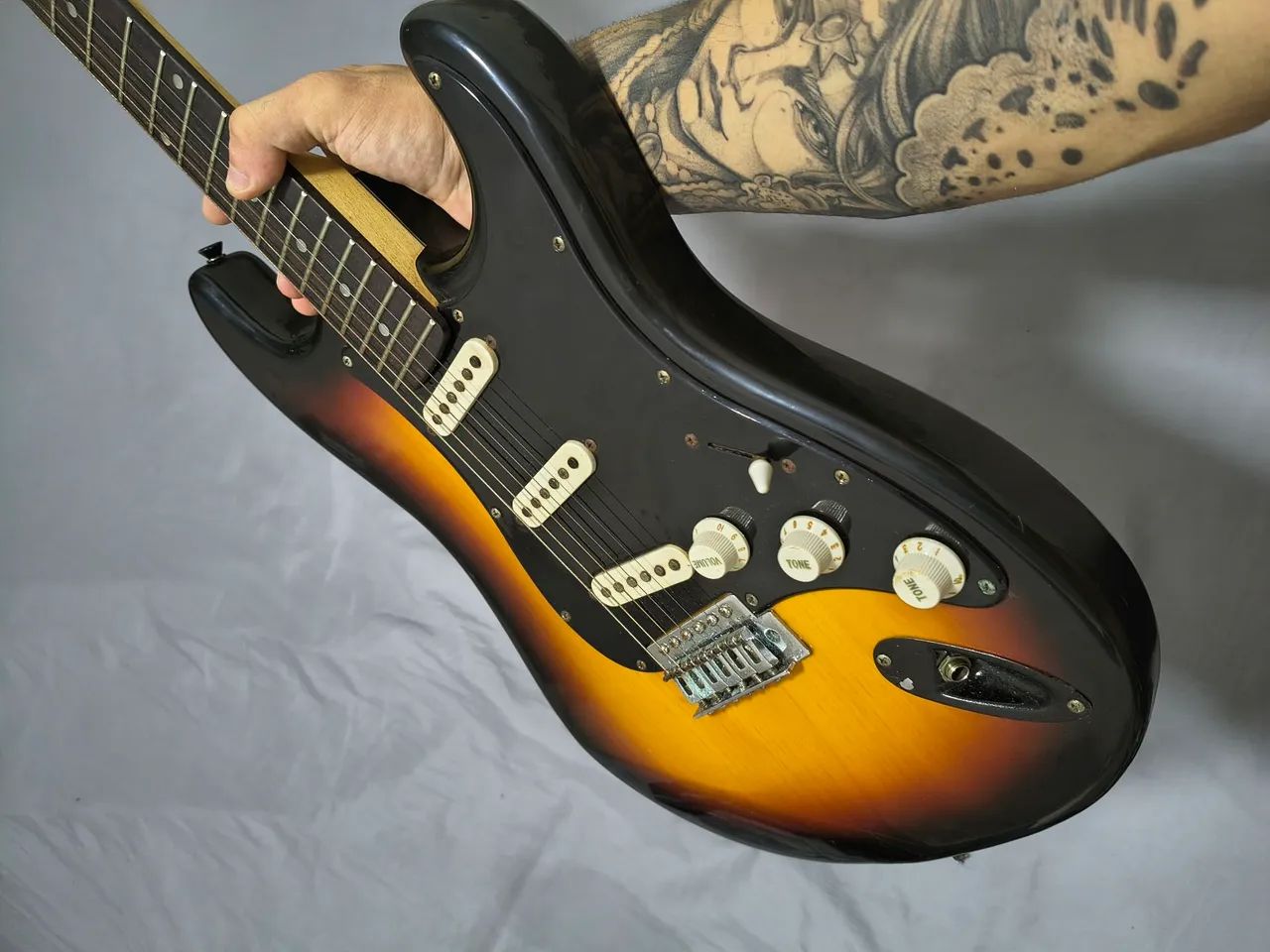 Guitarra Stratocaster Eagle  - Foto 3