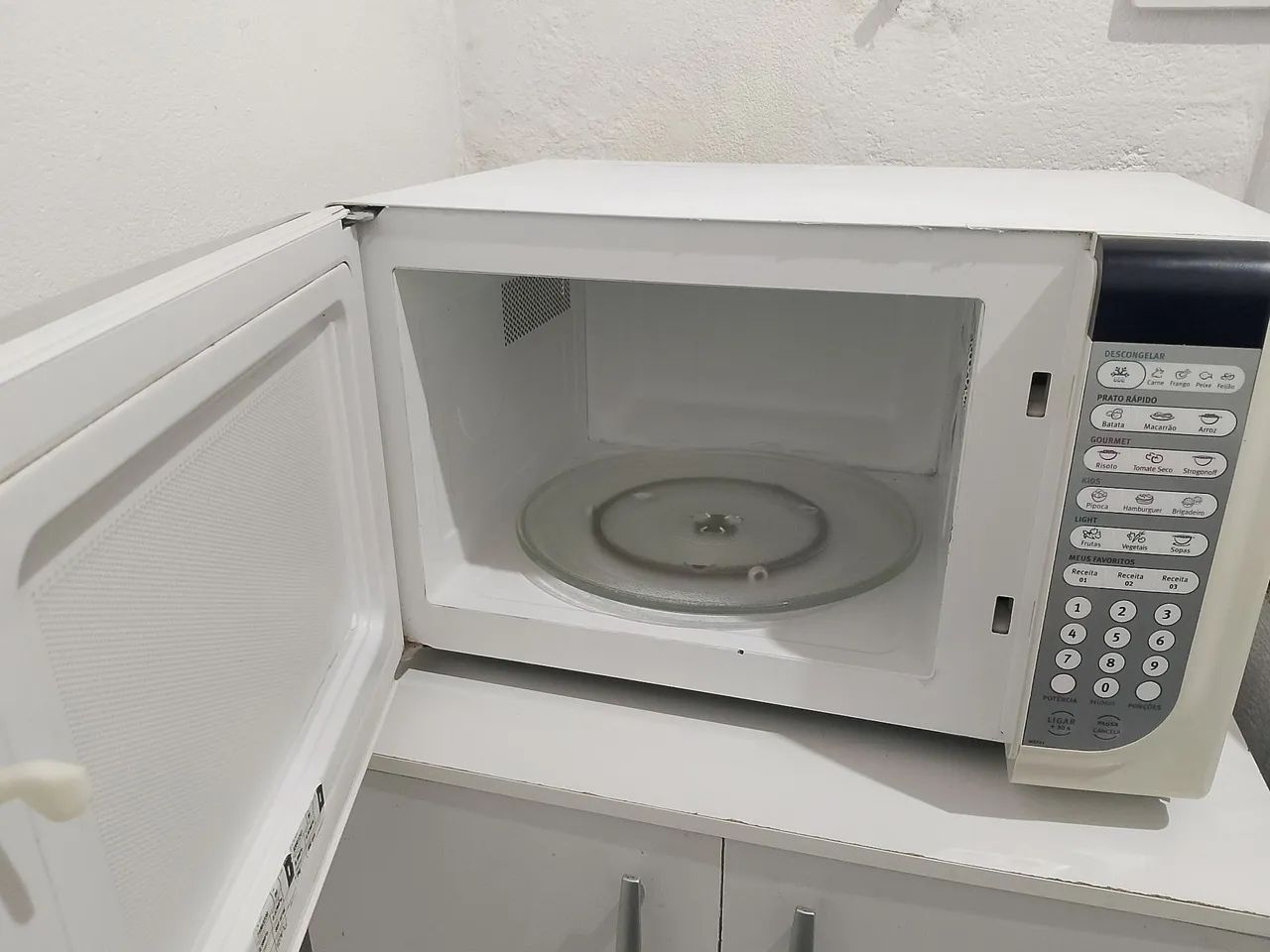 Vendo microondas Eletrolux 8 kilos  - Foto 2