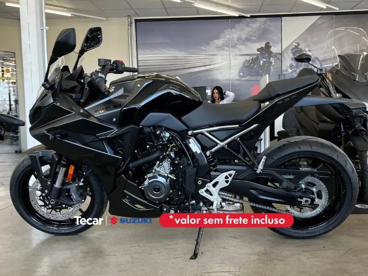 GSX 8R.