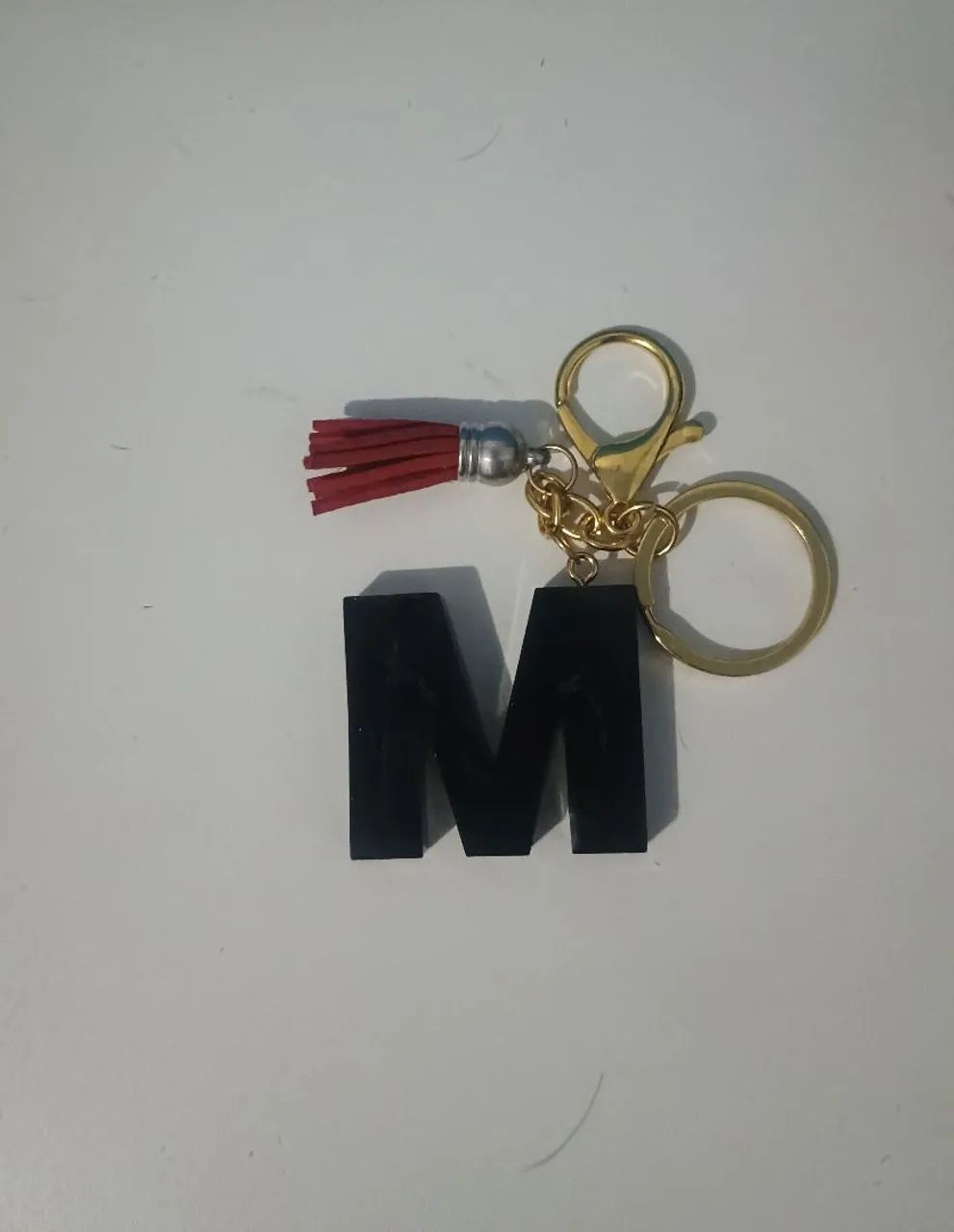 Chaveiro personalizado feito a mão letra M 