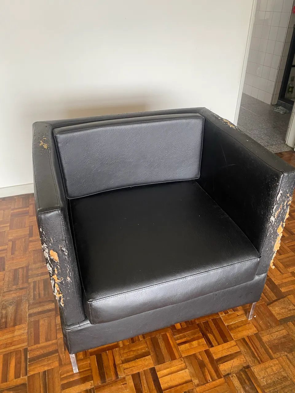 Vendo poltrona design precisa de restauro  - Foto 3
