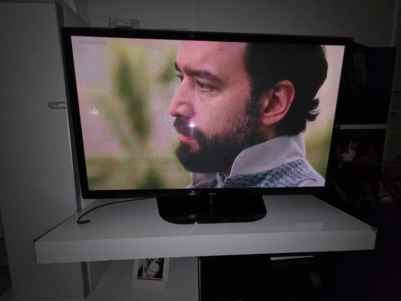 TV LG 49 polegadas (com defeito)