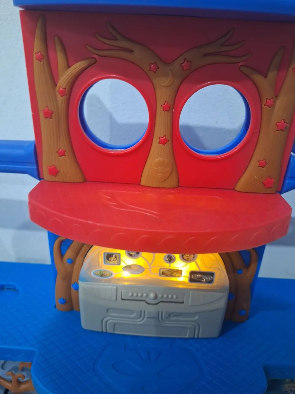 Casa quartel PJ Masks com luz som bonecos e carrinhos - Foto 2