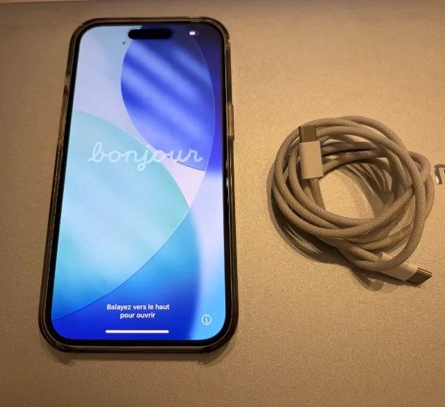 IPHONE 15 AZUL CLARO - 128 GB