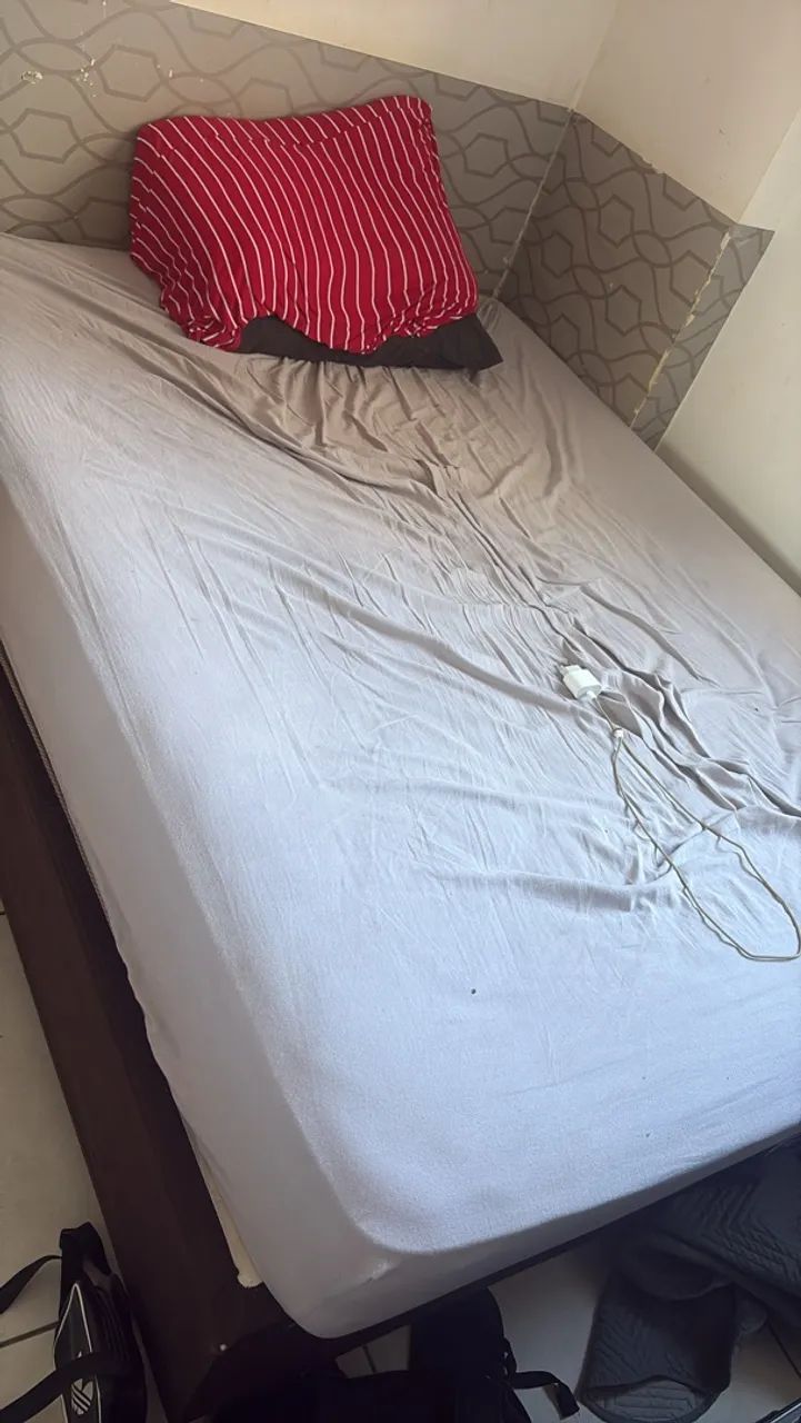 CAMA DE CASAL 250 REAIS 