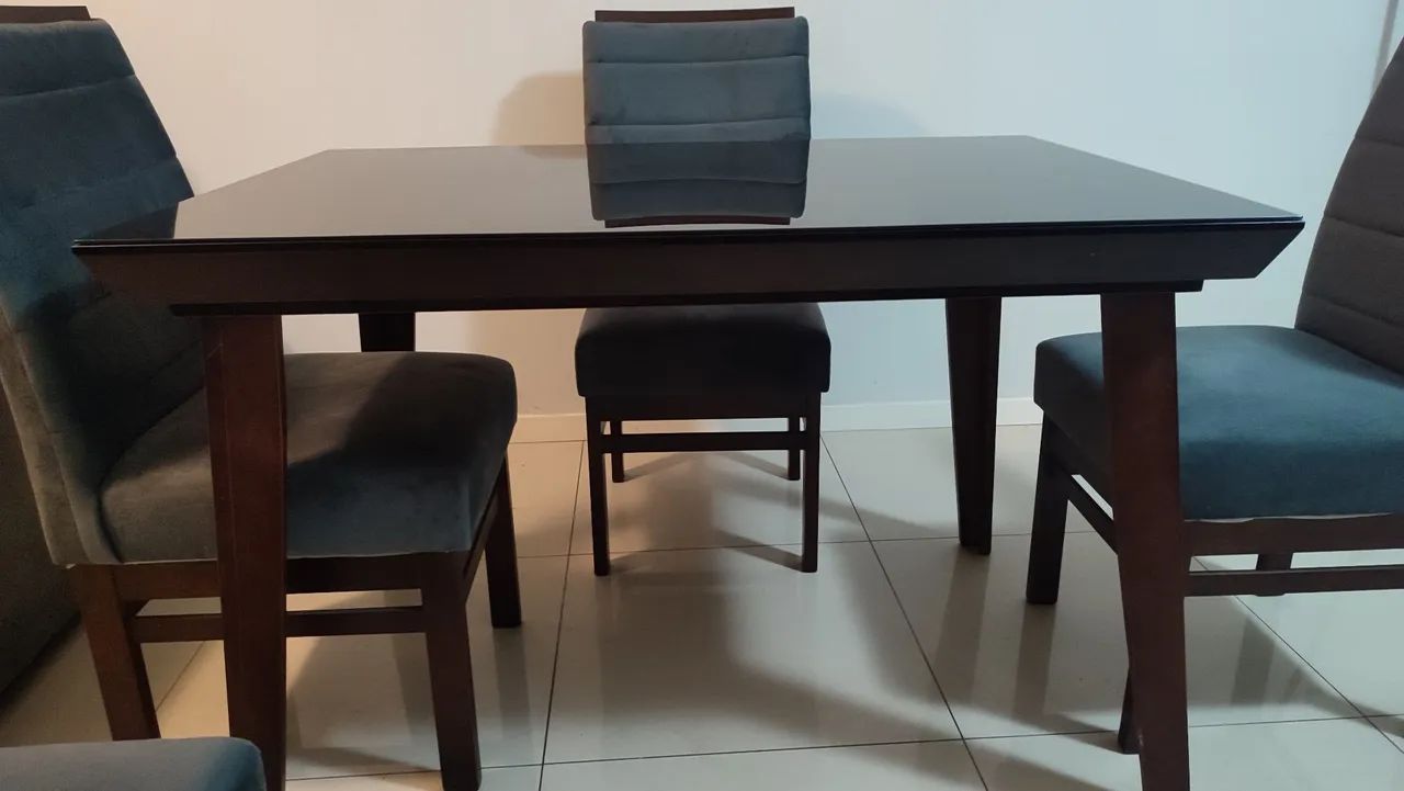 Mesa de vidro com 4 cadeiras  - Foto 4