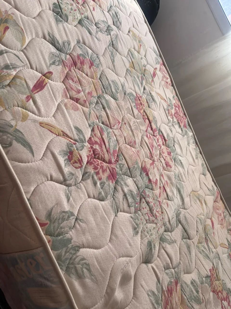Colchão ORTOBOM cama Box  solteiro 
