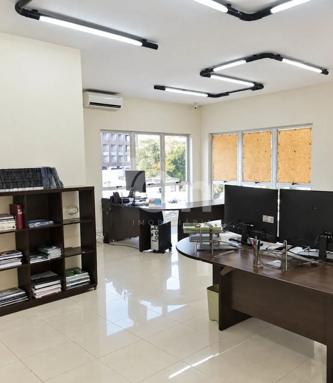Conjunto de 2 salas com 3 vagas na Trindade - Foto 4