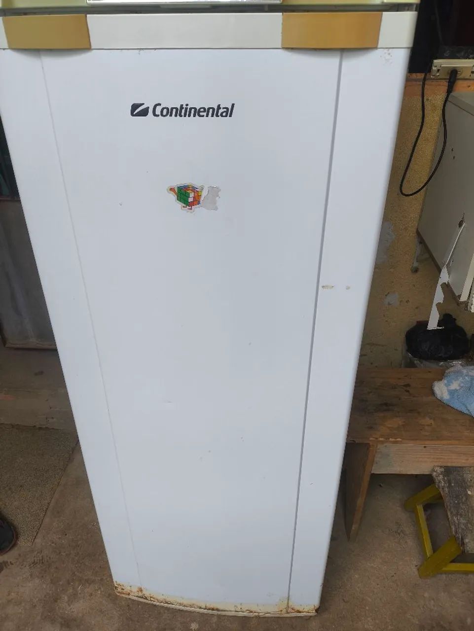Geladeira continental bem conservada 