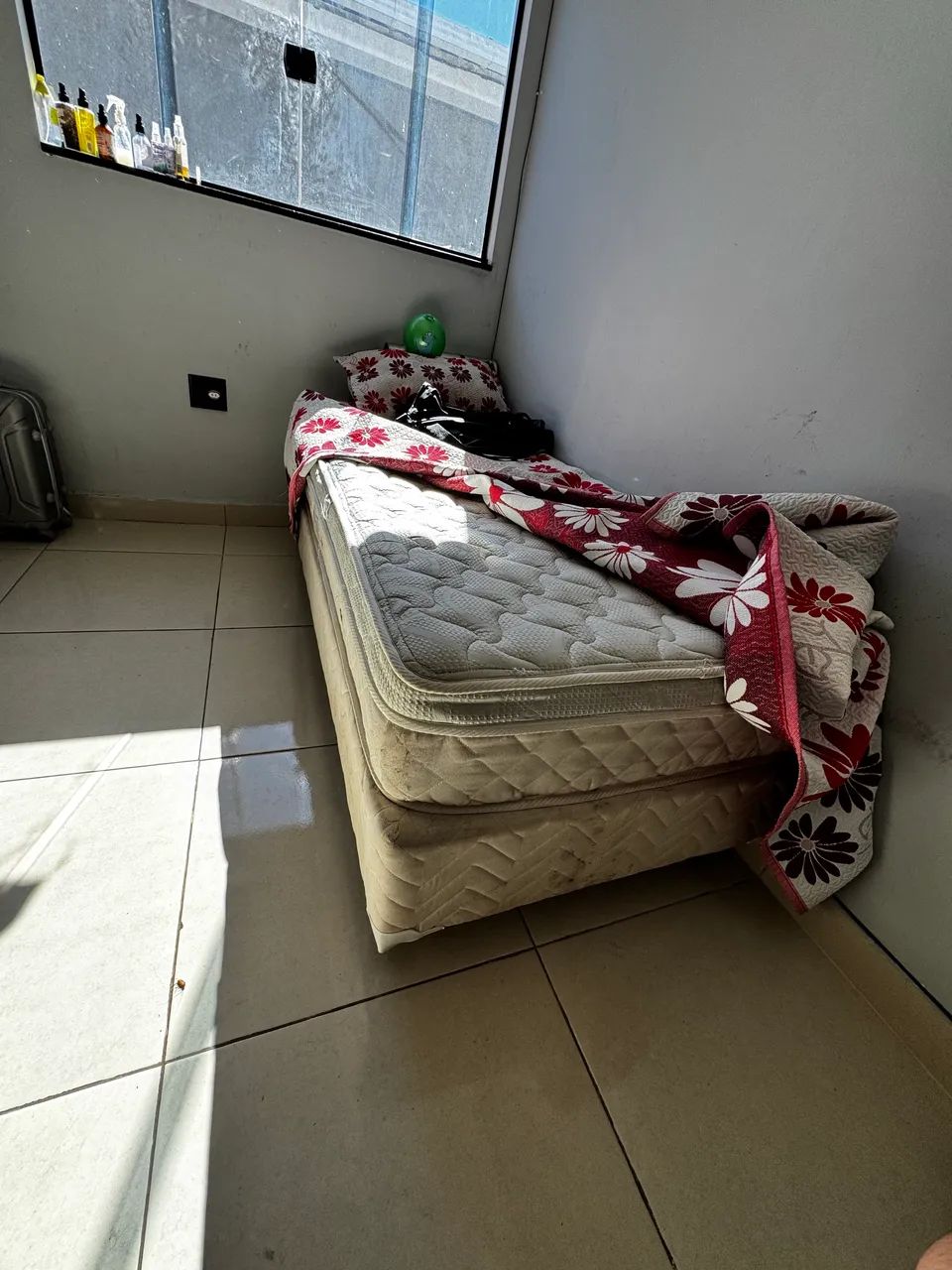 Cama box de solteiro e colchão  - Foto 4