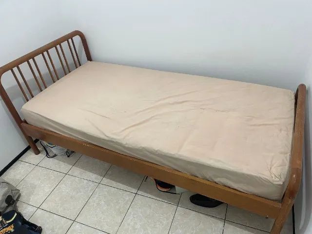 Cama de Solteiro de Madeira com Colchão novo - Foto 2