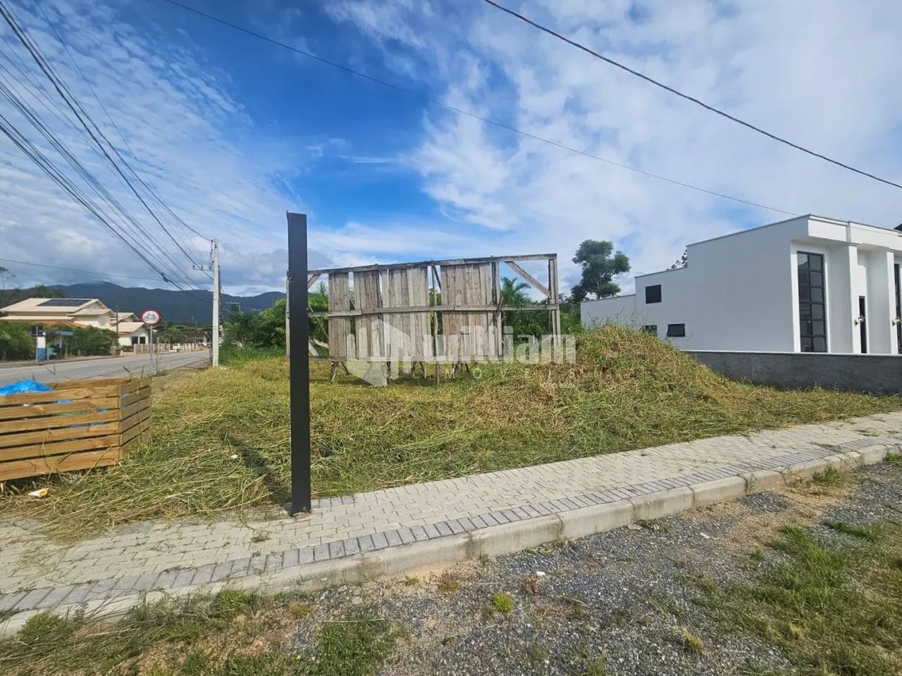 TERRENO NO AYMORÉ COM ÓTIMA LOCALIZAÇÃO E METRAGEM - Foto 2