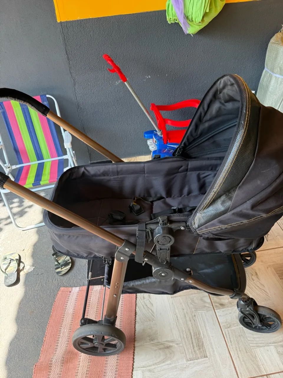 Carrinho de bebê Moisés + bebê conforto e base galzerano