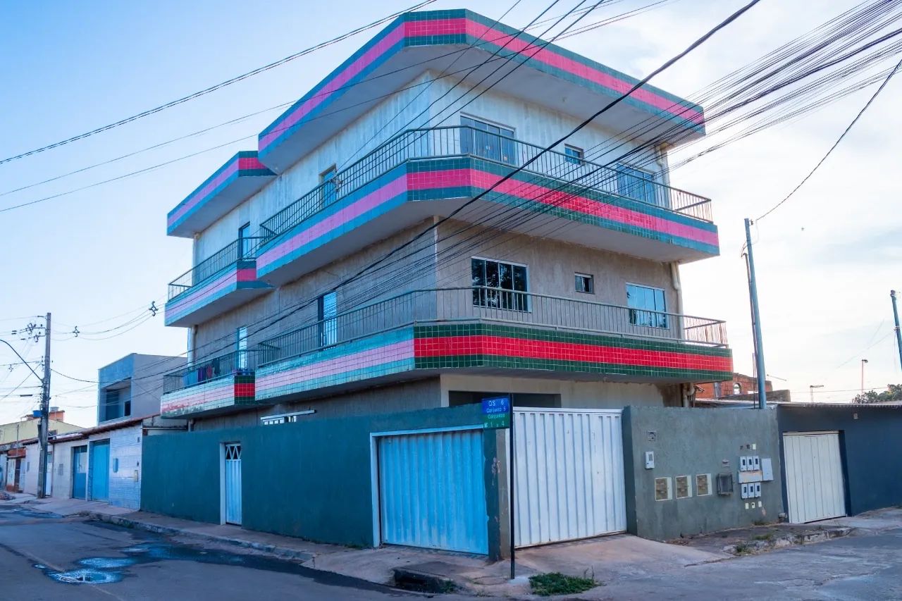 Vendo prédio com 06 apartamentos na QS 06 RF 2