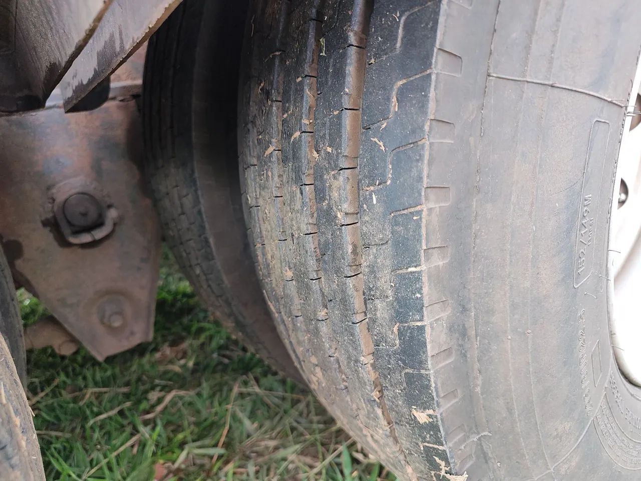 Rodocaçamba carreta 9 eixos Facchini caçamba com pneus - Foto 5