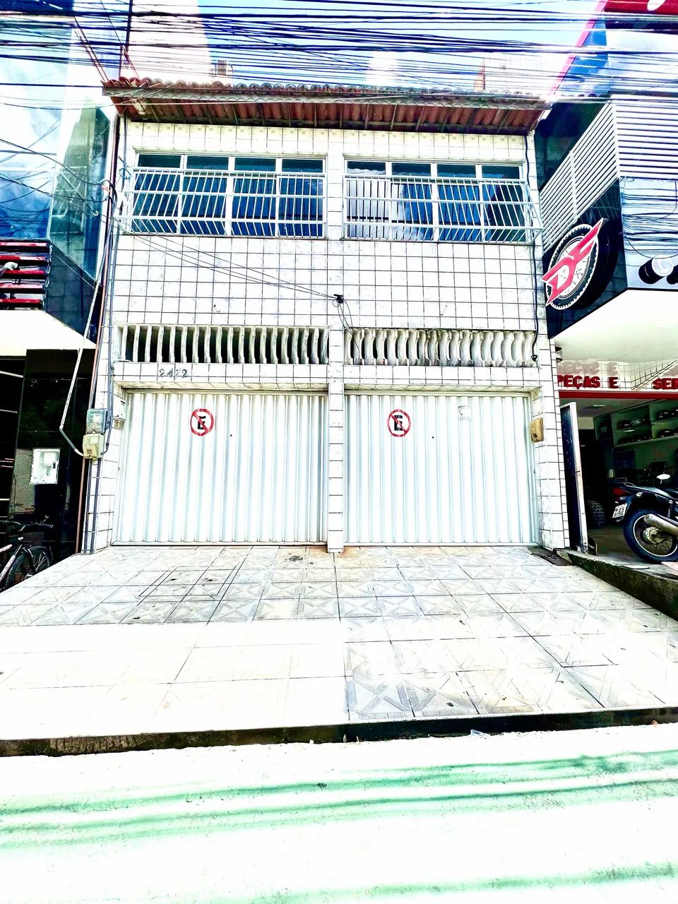 Alugo linda casa