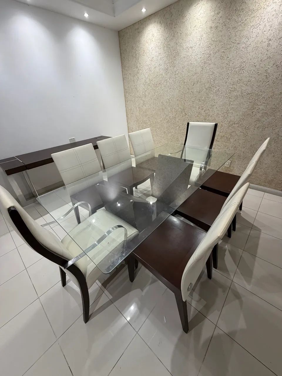 VENDO CONJUNTO DE MESA/CADEIRA E APARADOR - Foto 4