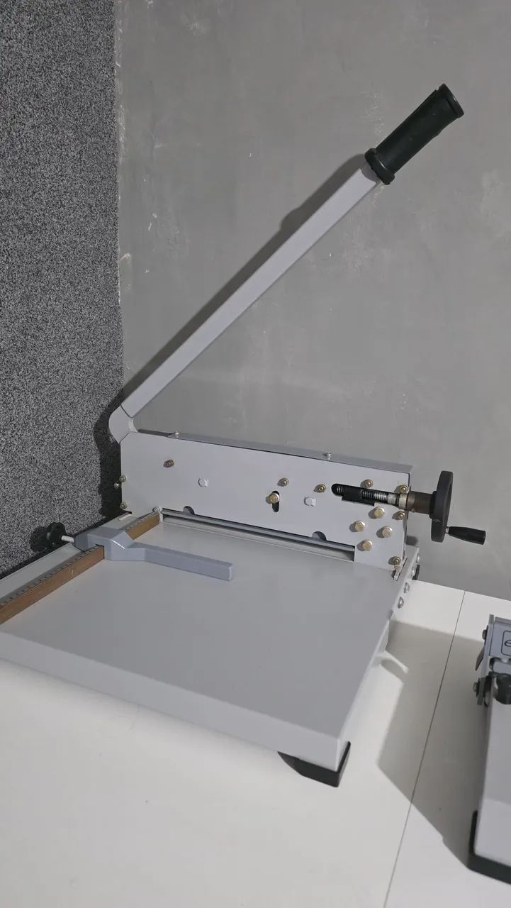 Guilhotina semi-industrial 150fls 