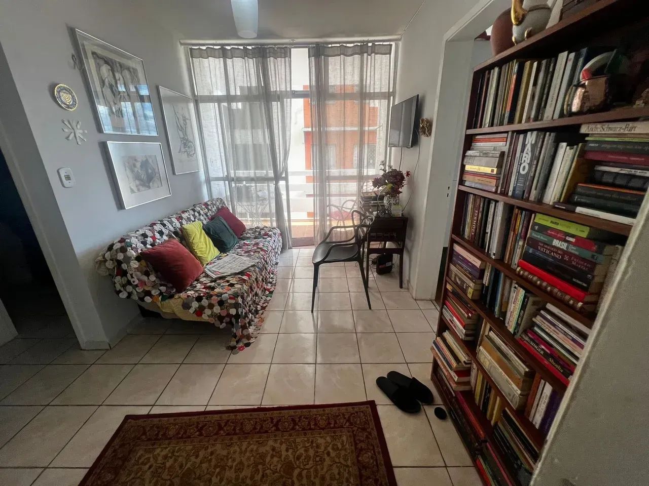 Alugo Apartamento de 1 quarto MOBILIADO e com varanda - Foto 5