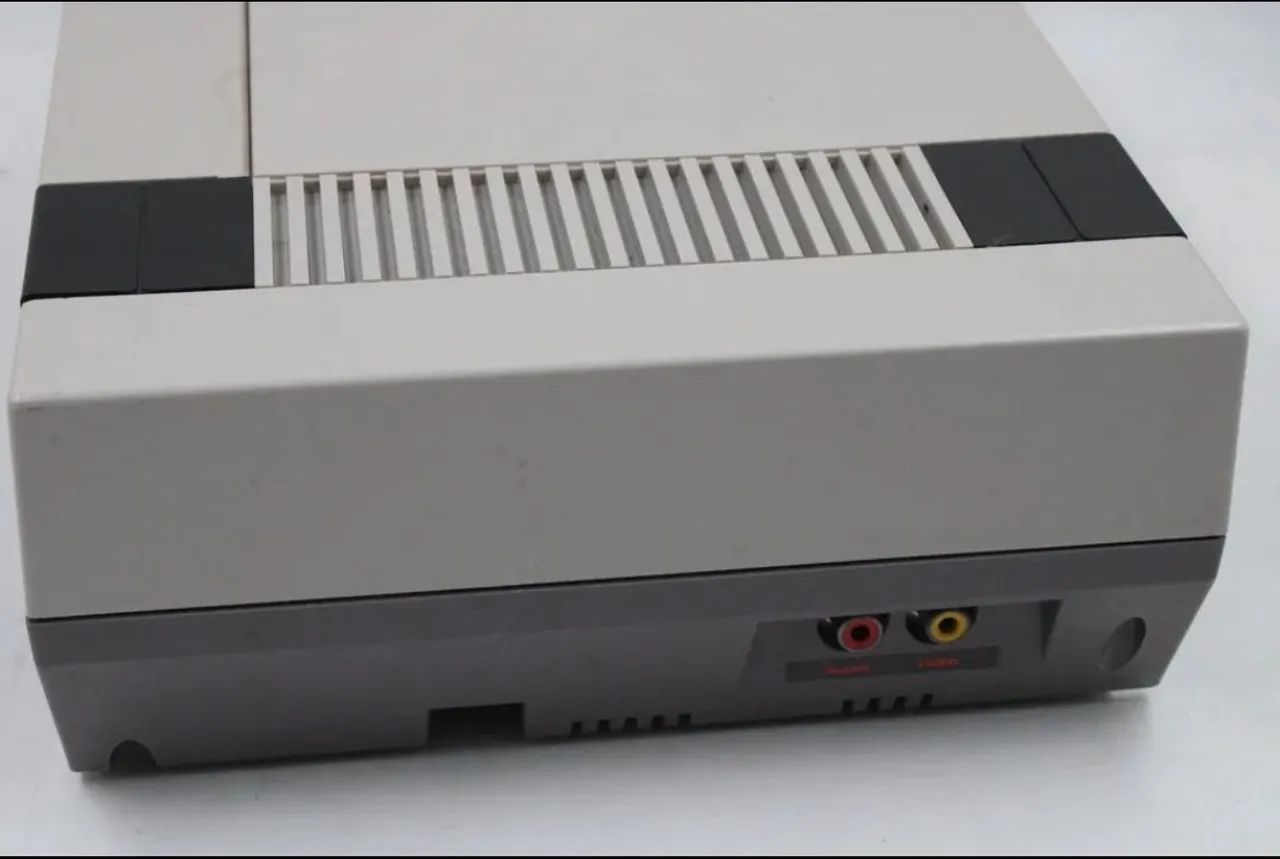Nintendo nes 8bits com 2 controles original - Foto 4