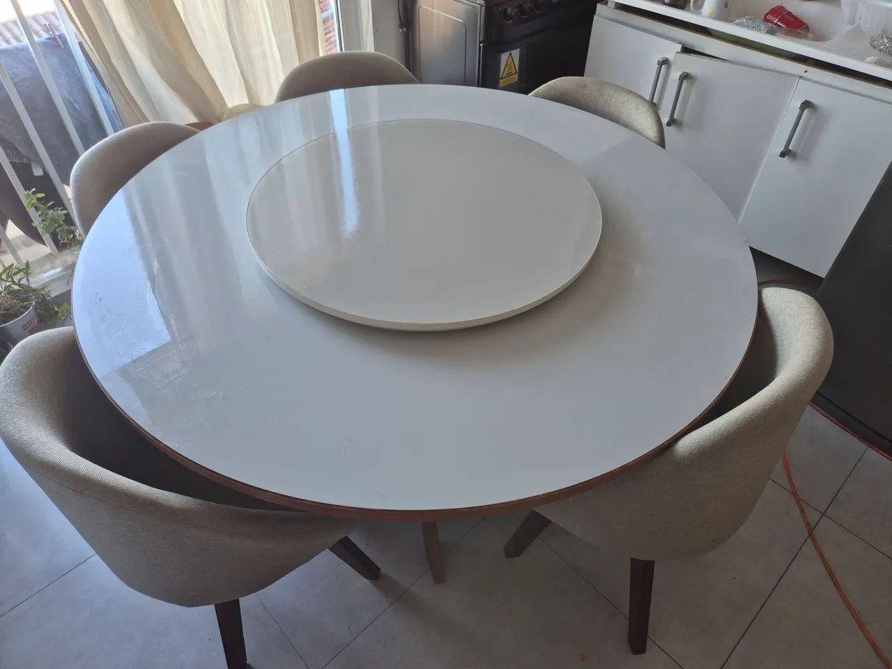 Mesa de Jantar com 6 cadeiras e centro giratório  - Foto 2