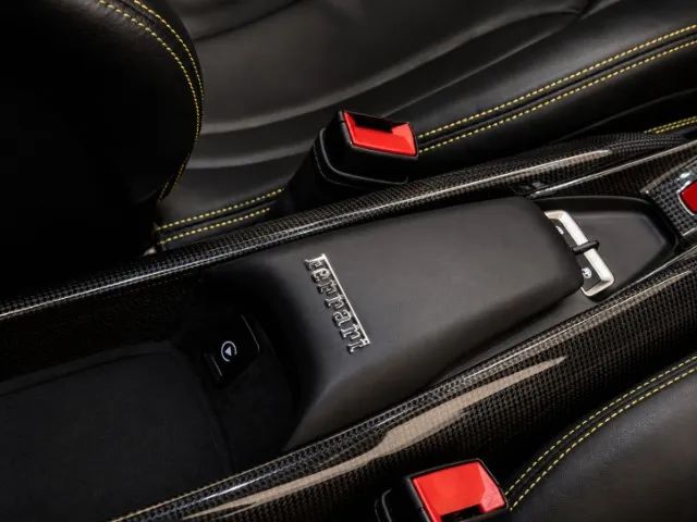 Ferrari F8 TRIBUTO 3.9 V8 720cv, foto 8 de 20