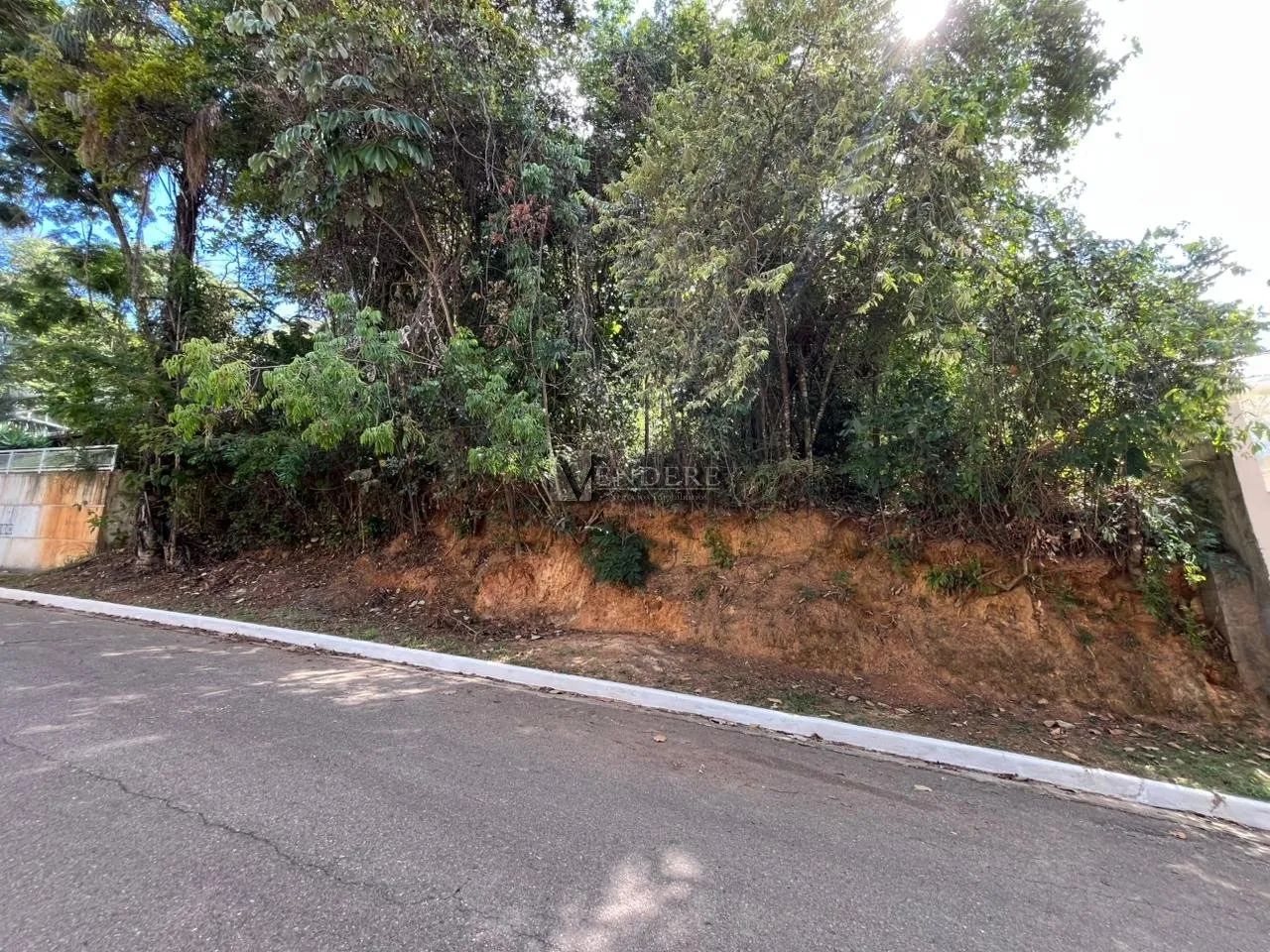 Terreno à Venda no Vale das Araras - Nova Lima