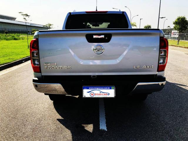 Nissan Frontier LE AT 4X4 - Foto 5