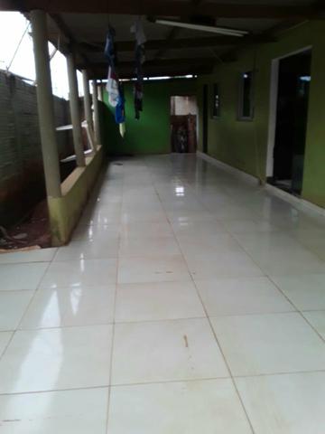 Casa boa com um Ponto de comercio com 3 barracoes no fundo toda forrada - Foto 2