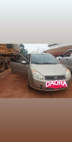 Vende-se ou troca em terreno Ford Fiesta - Foto 2