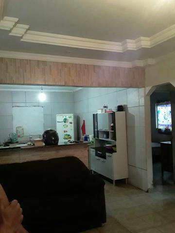 Casa boa com um Ponto de comercio com 3 barracoes no fundo toda forrada - Foto 4