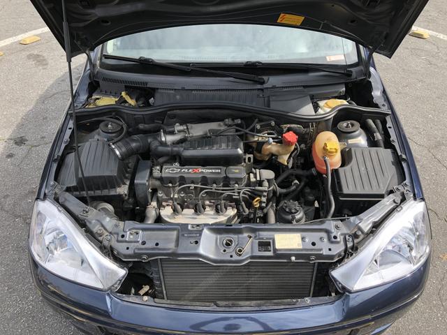 GM Corsa Sedan 1.8 Flex muito novo! - Foto 9