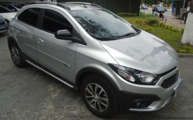 Chevrolet Onix 1.4 Activ Aut. 5p - Foto 2