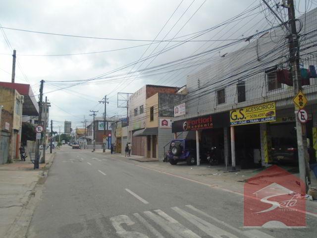 Prédio barão do rio branco, prox. dom. olimpio: 16 aptos e 3 lojas, à